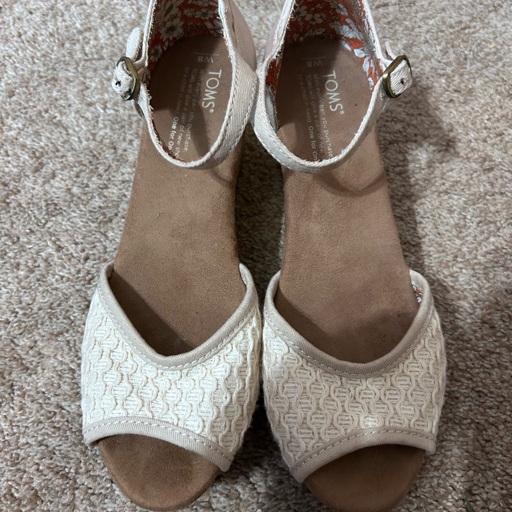 TOMS Women's Wedges size 8